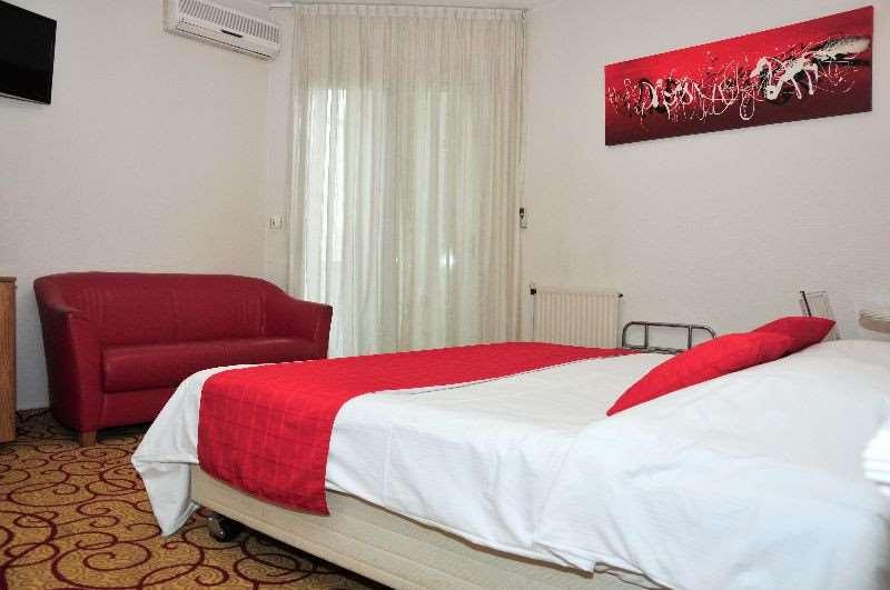 Cit'Hotel Europeen Angoulême Quarto foto