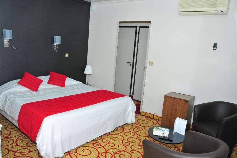 Cit'Hotel Europeen Angoulême Quarto foto